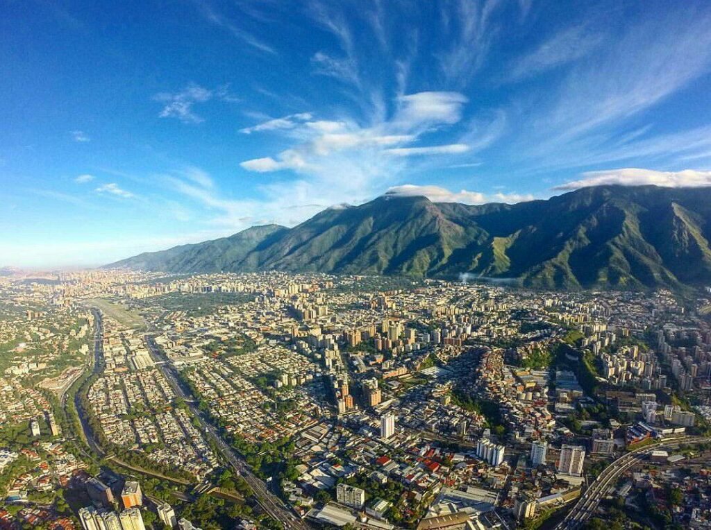 El Ávila: El Coloso que Abraza a la Juventud Bolivariana 2026